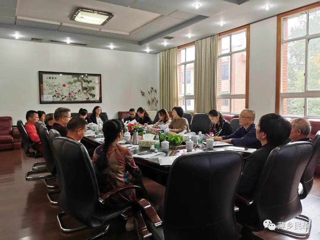 会上,张水国,王军分别代表中共萍乡中学党委和兄弟党派支部致辞,听取